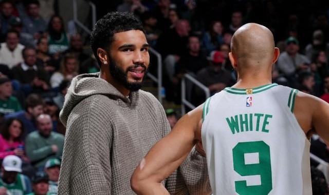 开云娱乐-塔图姆瞄准周六复出！绿军登顶东部赔率升第一